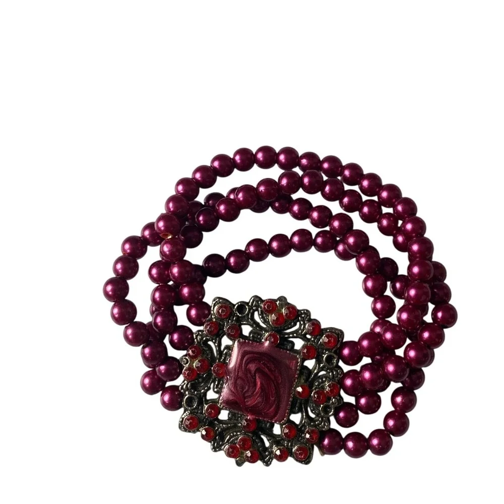 Vintage Magenta Faux Pearl Multi Strand Stretch Bracelet Ornate Medallion 2656
